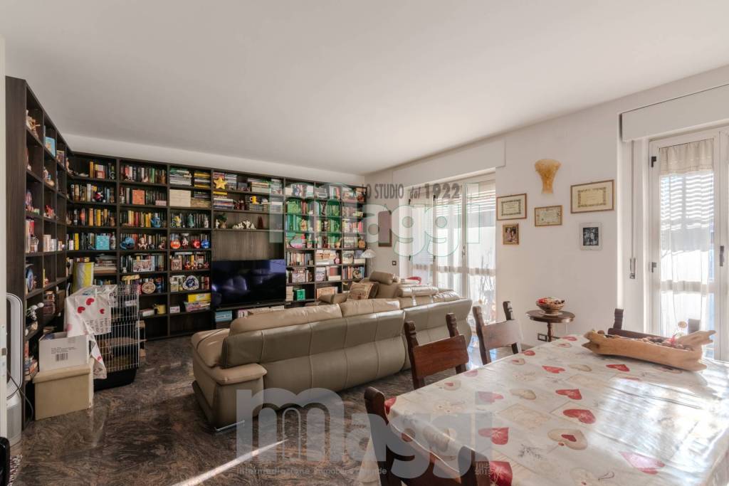 appartamento in vendita a Milano in zona Famagosta