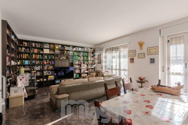 appartamento in vendita a Milano in zona Famagosta