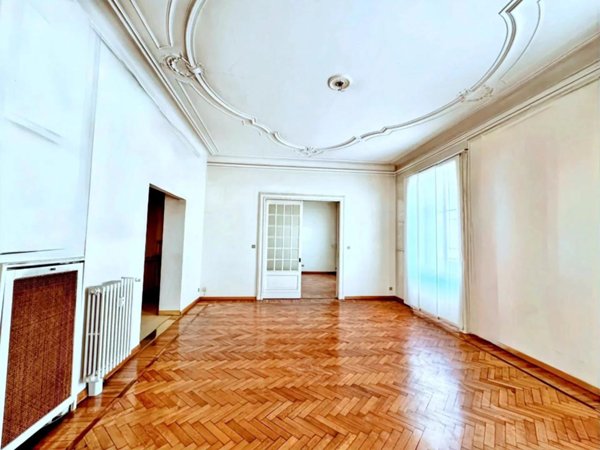 appartamento in vendita a Milano in zona Sant'Ambrogio