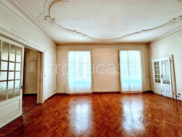 appartamento in vendita a Milano in zona Sant'Ambrogio