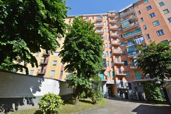 appartamento in vendita a Milano in zona Barona