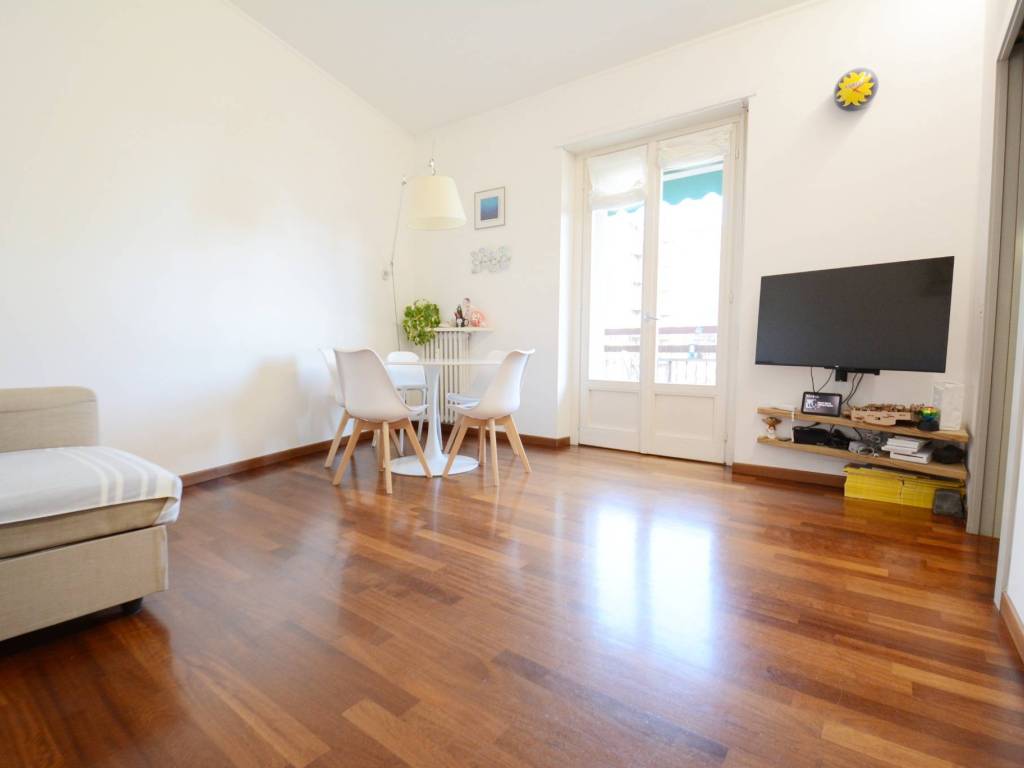 appartamento in vendita a Milano in zona Lorenteggio