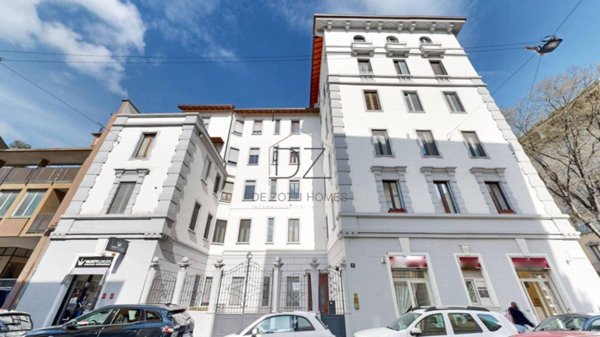 appartamento in vendita a Milano in zona Sempione