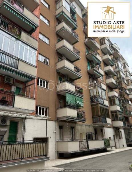 appartamento in vendita a Milano in zona Lorenteggio