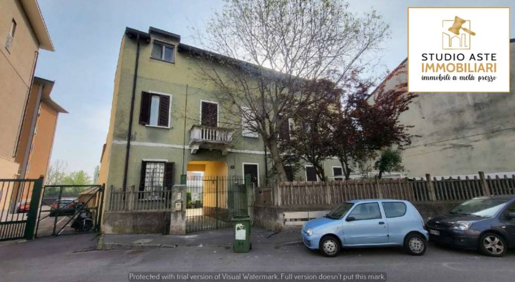 appartamento in vendita a Milano in zona Baggio