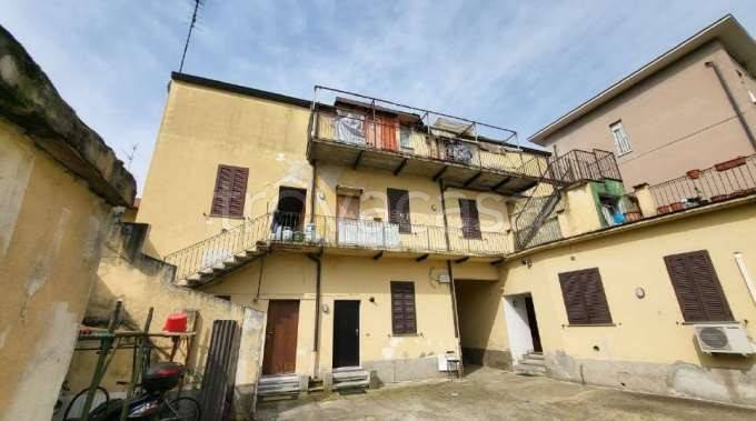 appartamento in vendita a Milano in zona Baggio