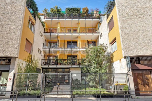 appartamento in vendita a Milano in zona Solari