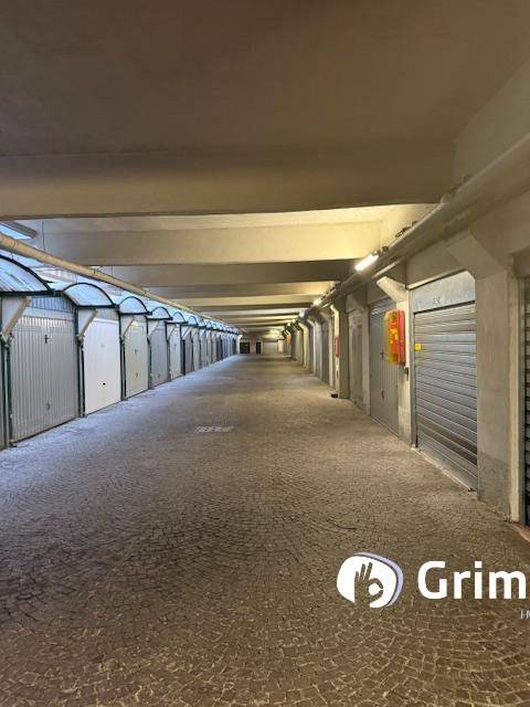 ufficio in vendita a Milano in zona Sempione