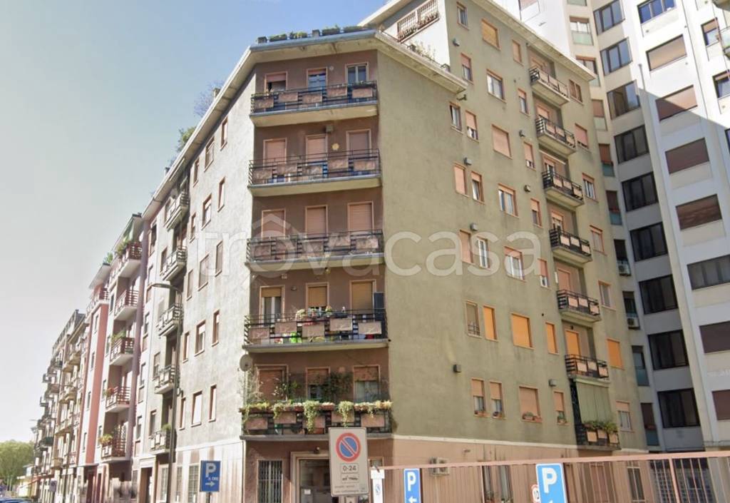 appartamento in vendita a Milano in zona Solari