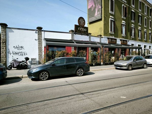 negozio in vendita a Milano in zona Vigentino