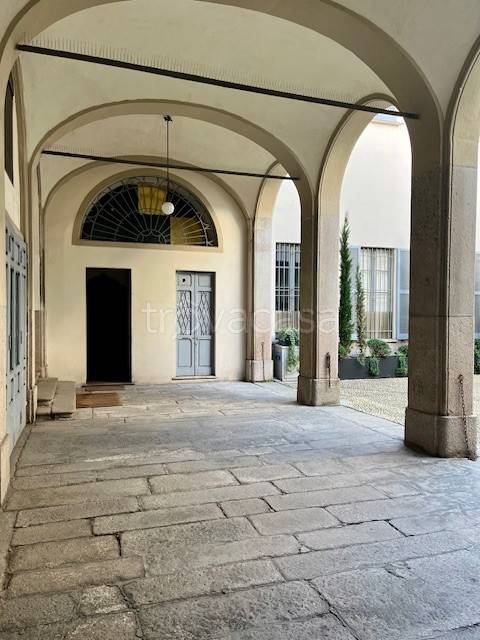 appartamento in vendita a Milano in zona Cadorna