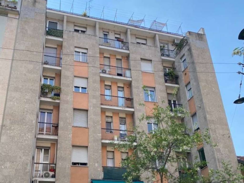 negozio in vendita a Milano in zona Città Studi