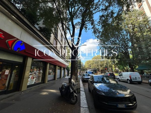 negozio in vendita a Milano in zona Cadorna