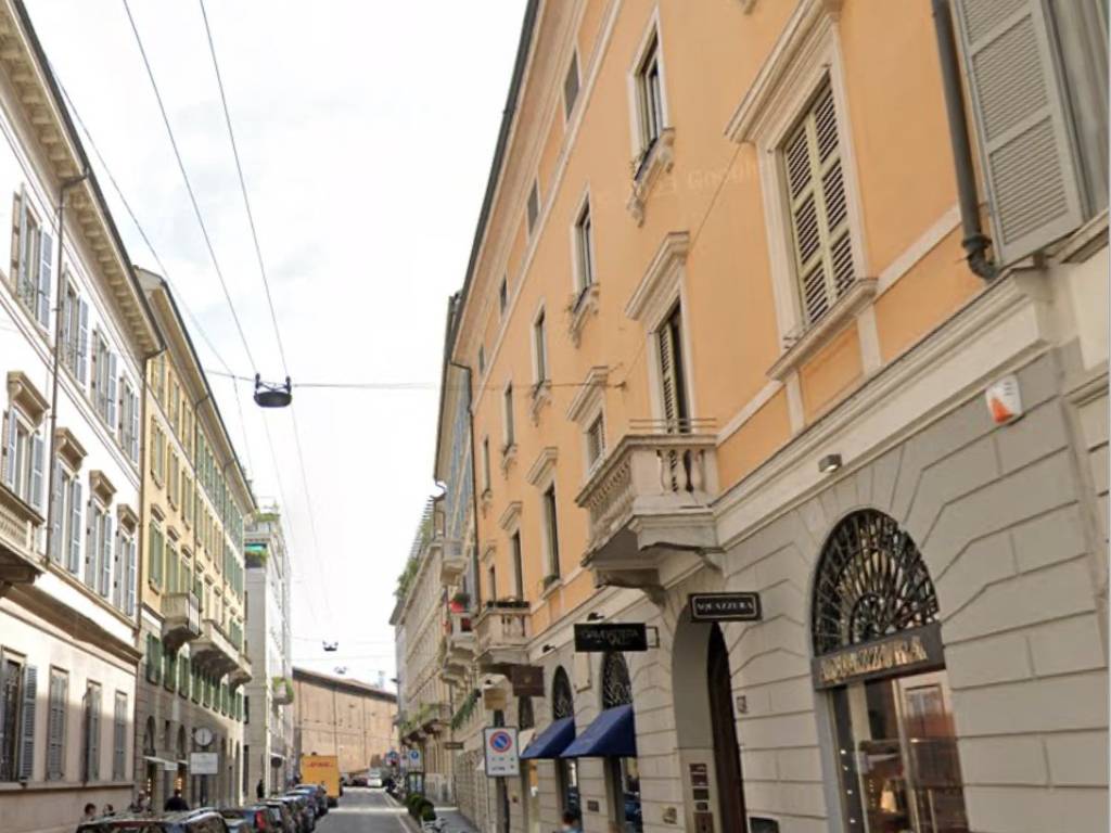 intera palazzina in vendita a Milano