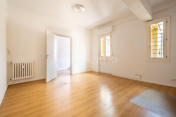 appartamento in vendita a Milano in zona Cinque Giornate