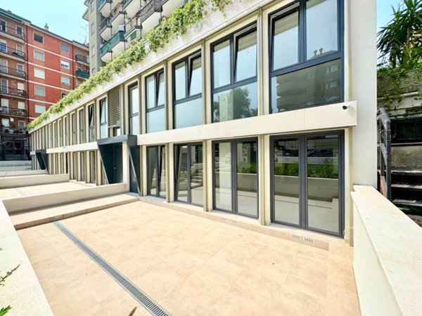 appartamento in vendita a Milano in zona Famagosta