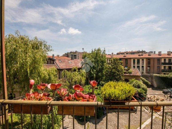 appartamento in vendita a Milano in zona Porta Genova