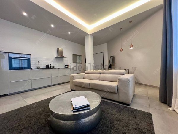 appartamento in vendita a Milano in zona Porta Nuova