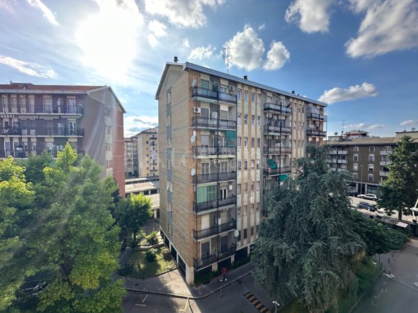 appartamento in vendita a Milano in zona Corvetto