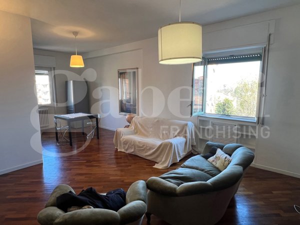 appartamento in vendita a Milano in zona Baggio