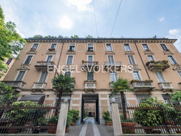 appartamento in vendita a Milano in zona Guastalla