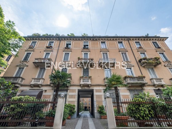 appartamento in vendita a Milano in zona Guastalla