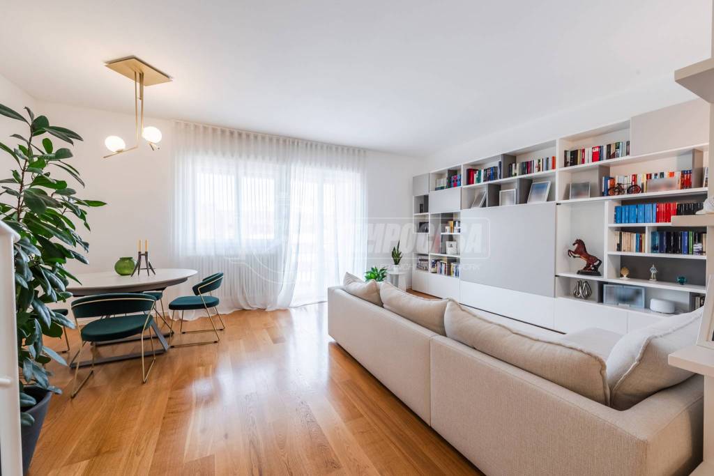 appartamento in vendita a Milano in zona Vigentino