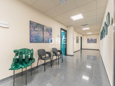 ufficio in vendita a Milano in zona Quarto Oggiaro