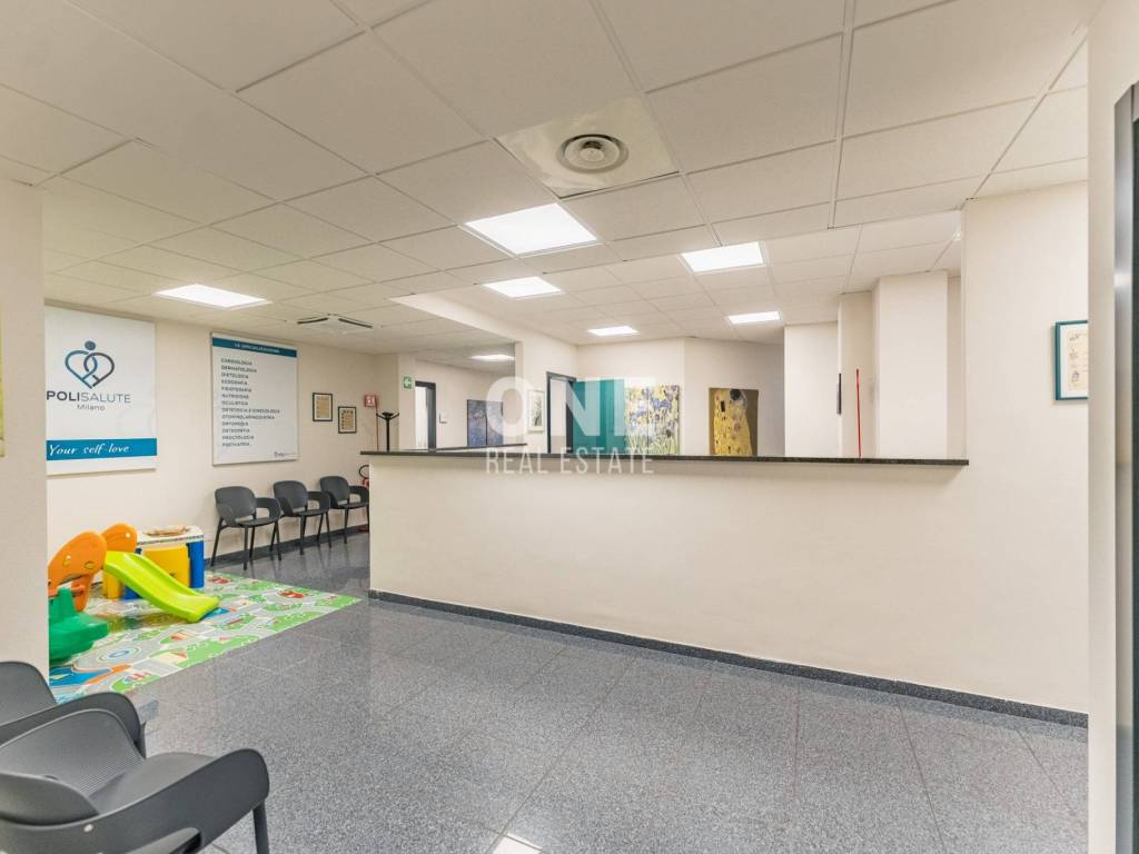 negozio in vendita a Milano in zona Vialba