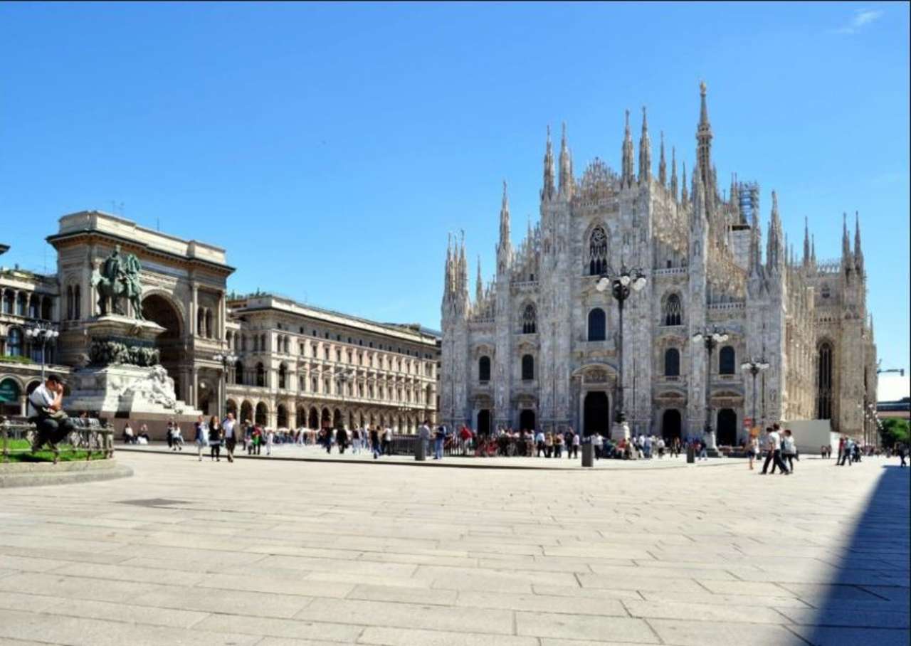 locale commerciale in vendita a Milano in zona Centro Storico