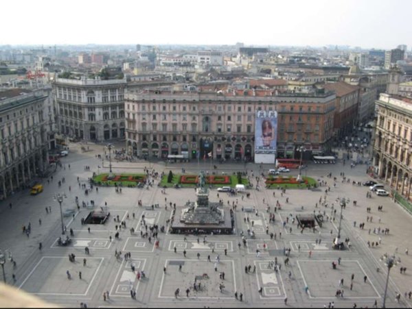 locale commerciale in vendita a Milano in zona Centro Storico