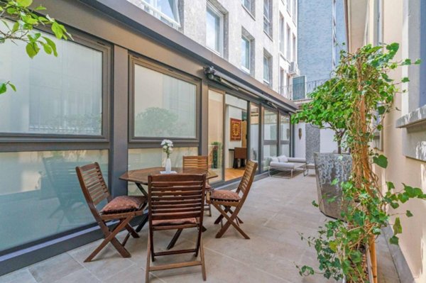 appartamento in vendita a Milano in zona Cadorna