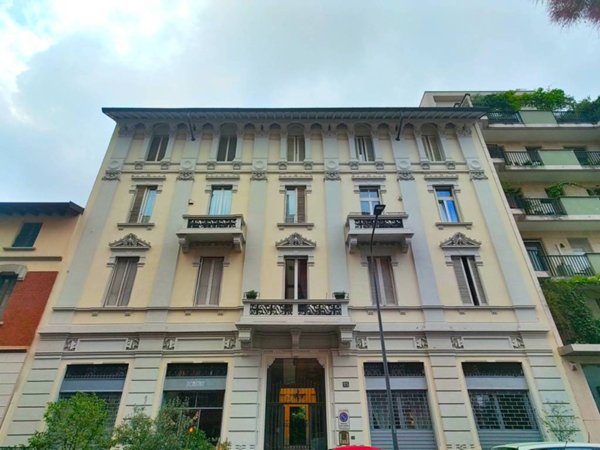 appartamento in vendita a Milano in zona Sempione