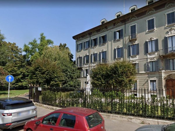 appartamento in vendita a Milano in zona Guastalla