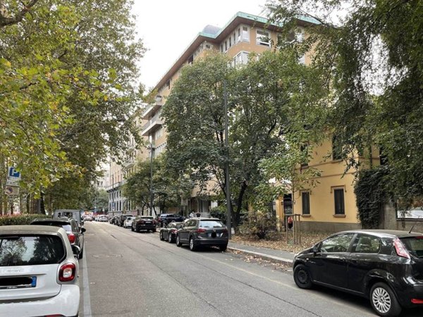 appartamento in vendita a Milano in zona Guastalla
