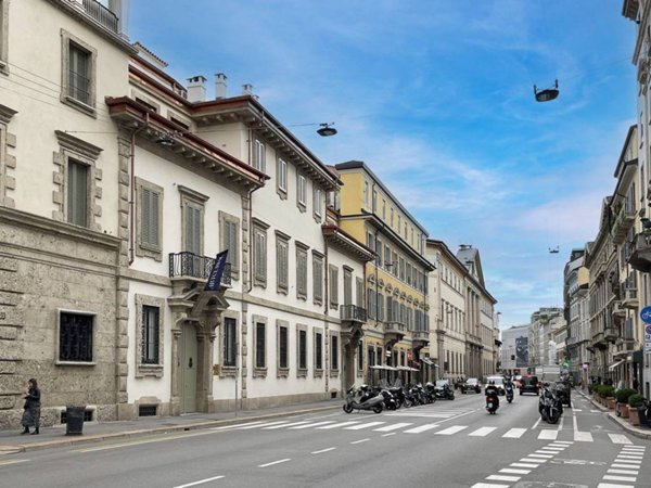 appartamento in vendita a Milano in zona Guastalla