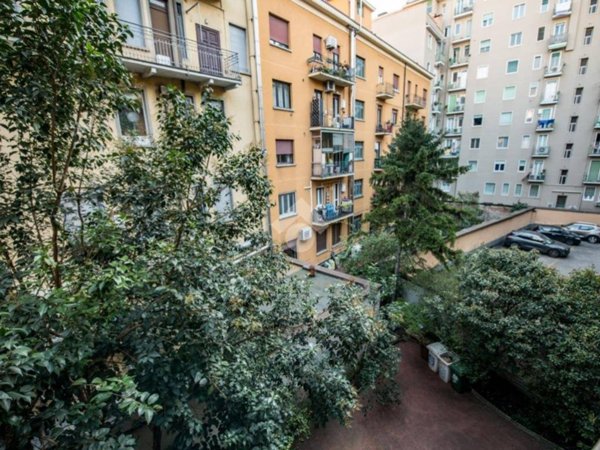 appartamento in vendita a Milano in zona Porta Vittoria
