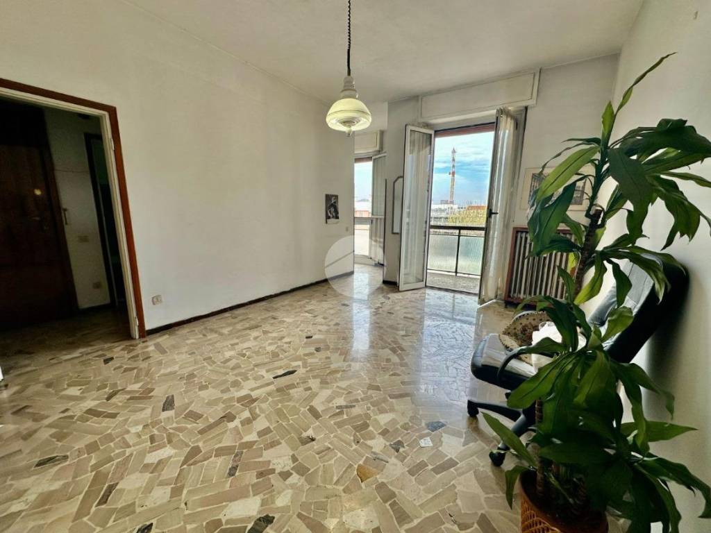 appartamento in vendita a Milano in zona Famagosta