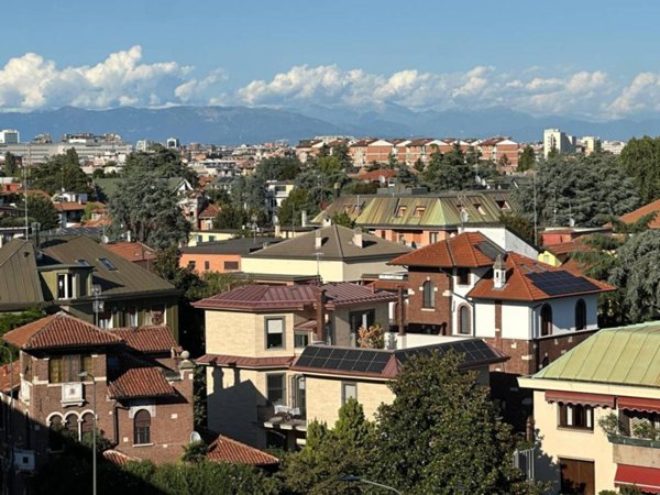 appartamento in vendita a Milano in zona Maggiolina