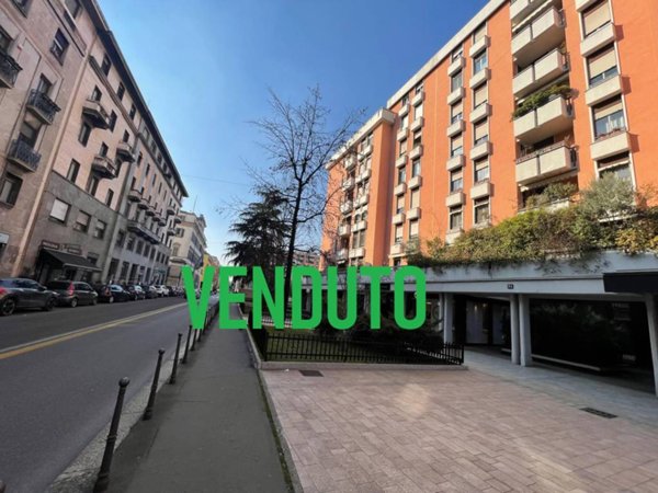 appartamento in vendita a Milano in zona Sempione