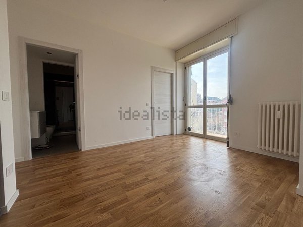 appartamento in vendita a Milano in zona Famagosta