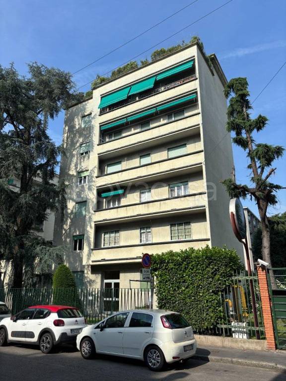 appartamento in vendita a Milano in zona Città Studi