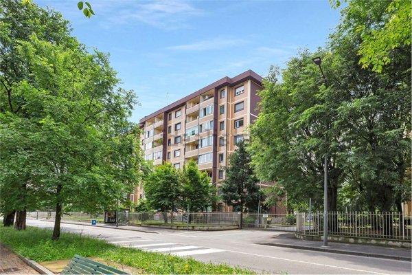 appartamento in vendita a Milano in zona Gallaratese