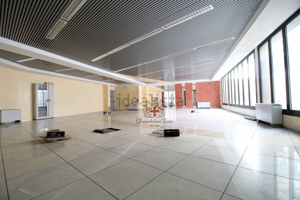 negozio in vendita a Milano in zona Lambrate