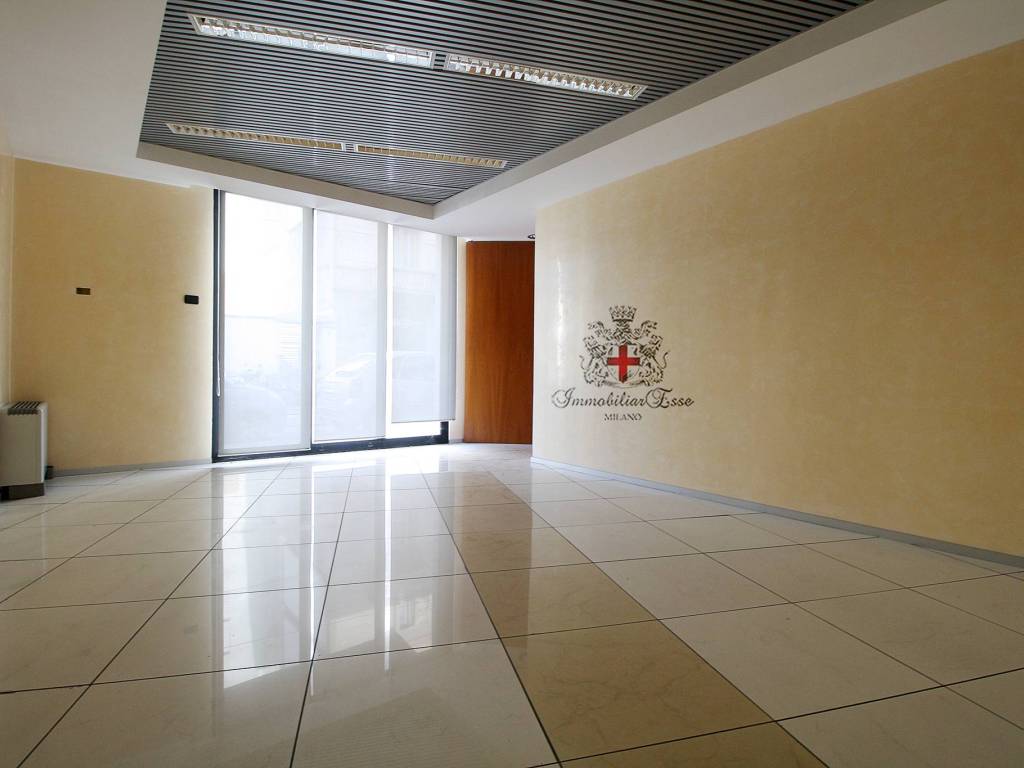 negozio in vendita a Milano in zona Lambrate