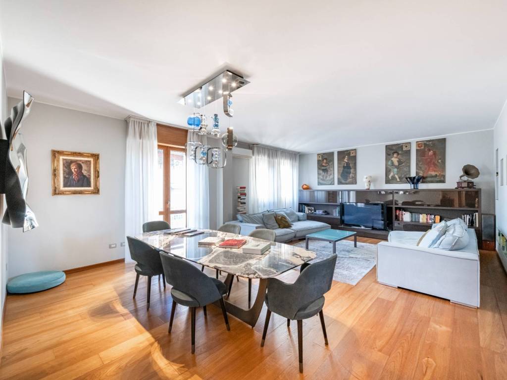appartamento in vendita a Milano in zona Città Studi