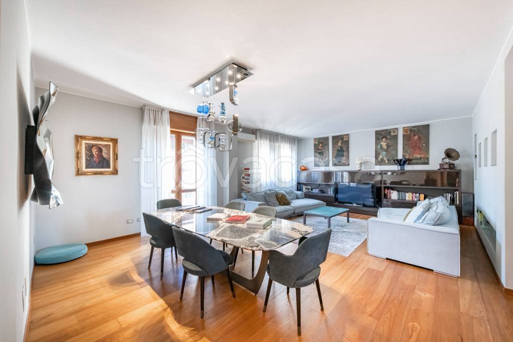 appartamento in vendita a Milano in zona Forlanini