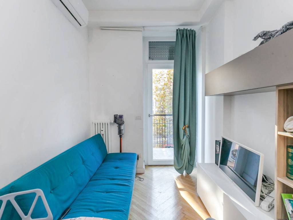 appartamento in vendita a Milano in zona Adriano
