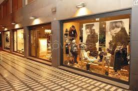 negozio in vendita a Milano in zona Porta Romana