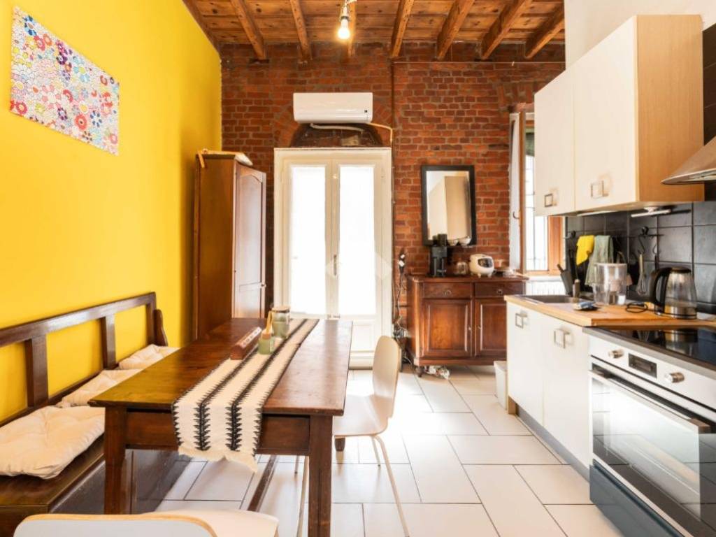 appartamento in vendita a Milano in zona Vigentino